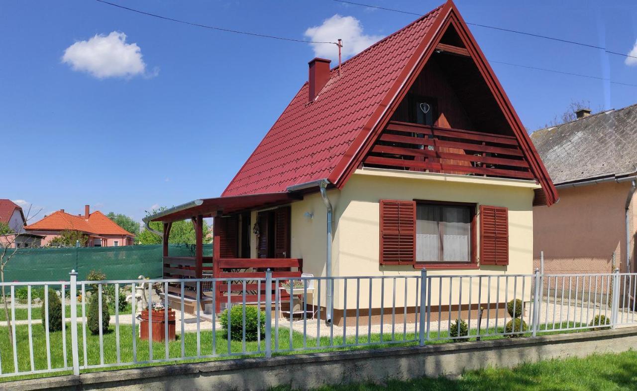 Villa Levendula Ház Lipót Exterior foto