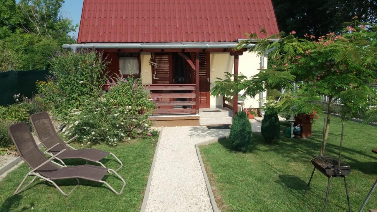 Villa Levendula Ház Lipót Exterior foto
